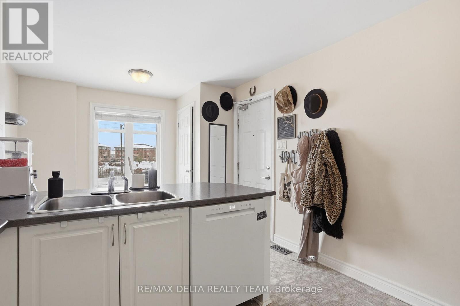 121 - 2333 Esprit Drive