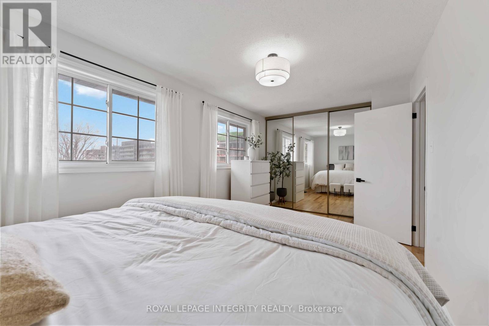 19 - 1585 Heron Road