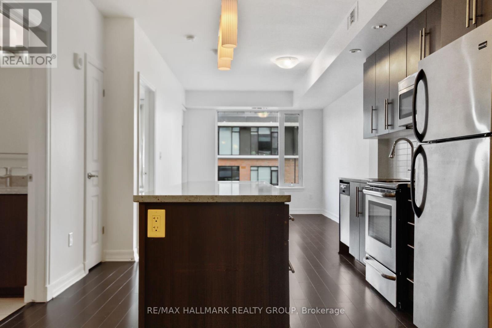 814 - 238 Besserer Street