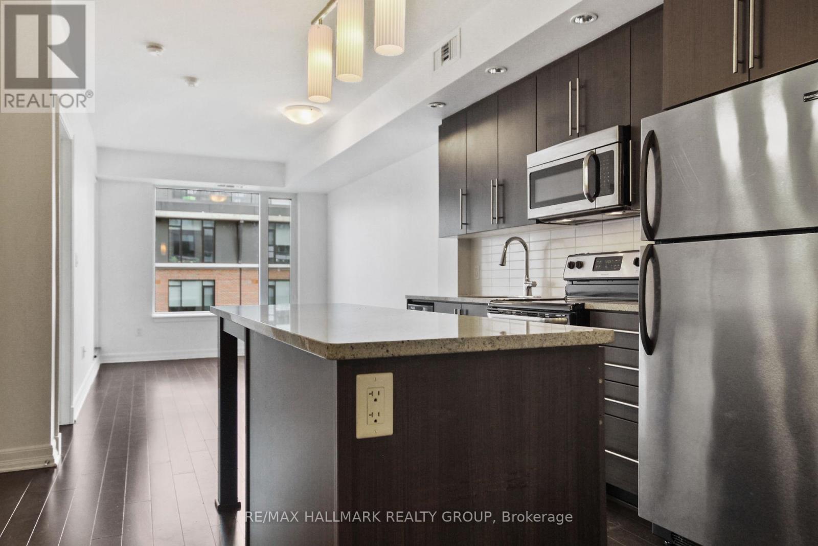 814 - 238 Besserer Street