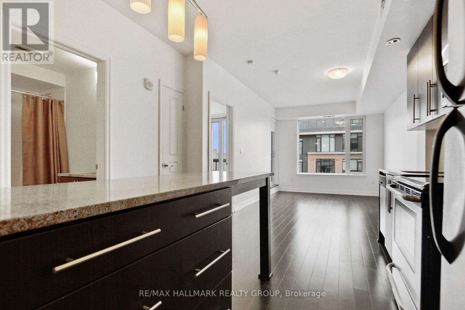 814 - 238 Besserer Street