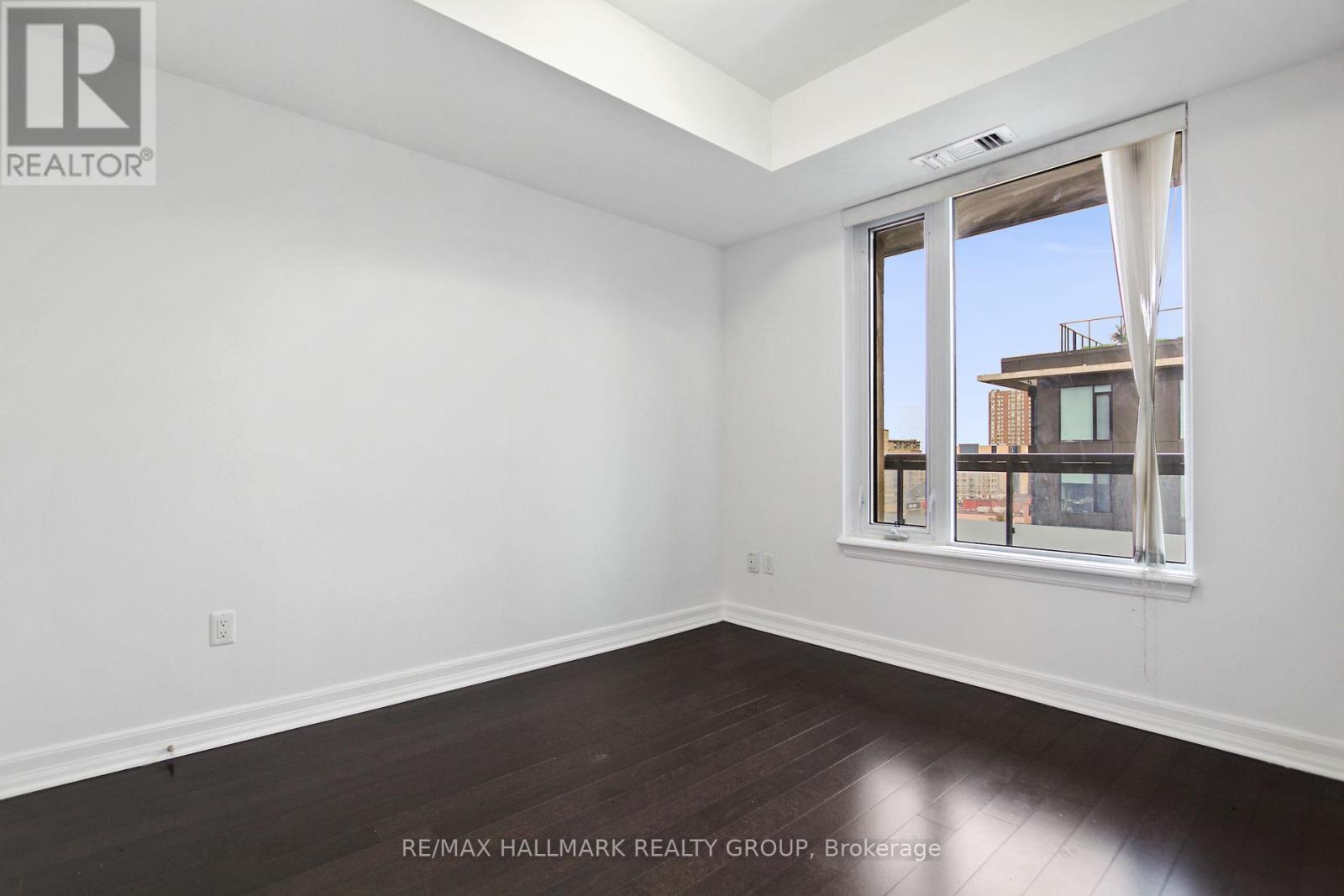 814 - 238 Besserer Street