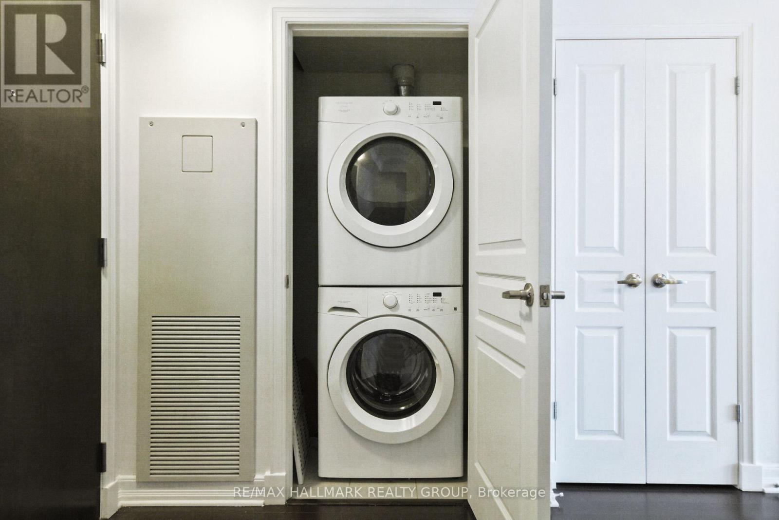 814 - 238 Besserer Street