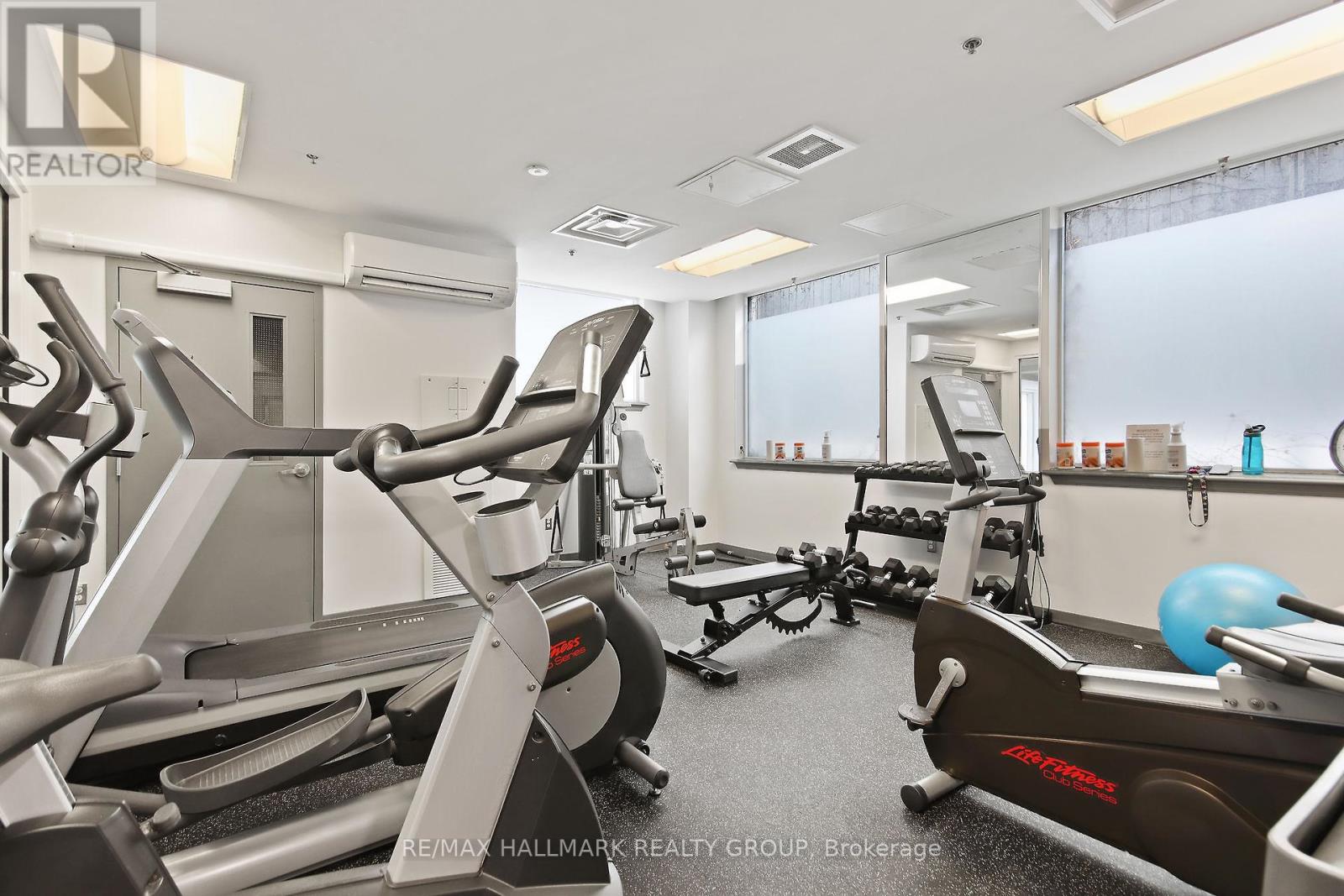 814 - 238 Besserer Street