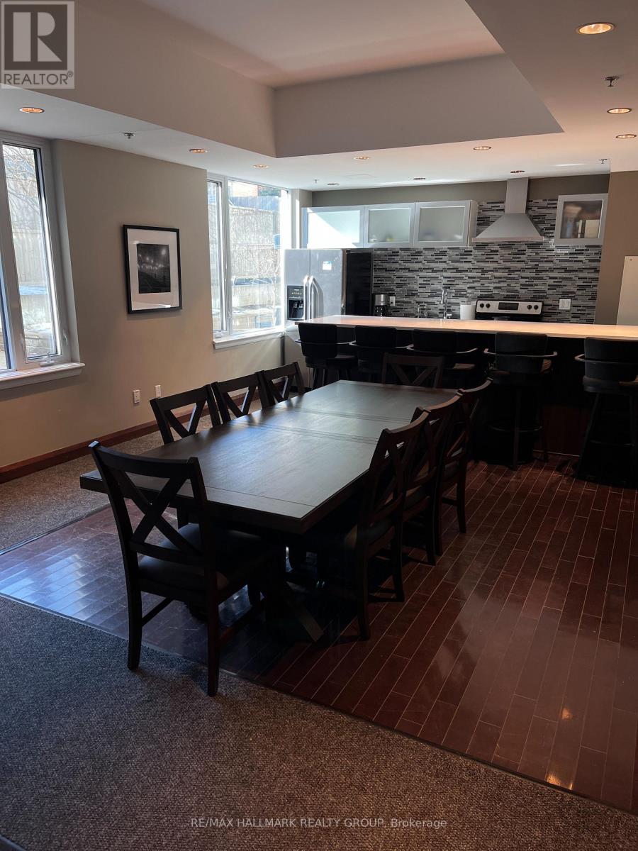 814 - 238 Besserer Street