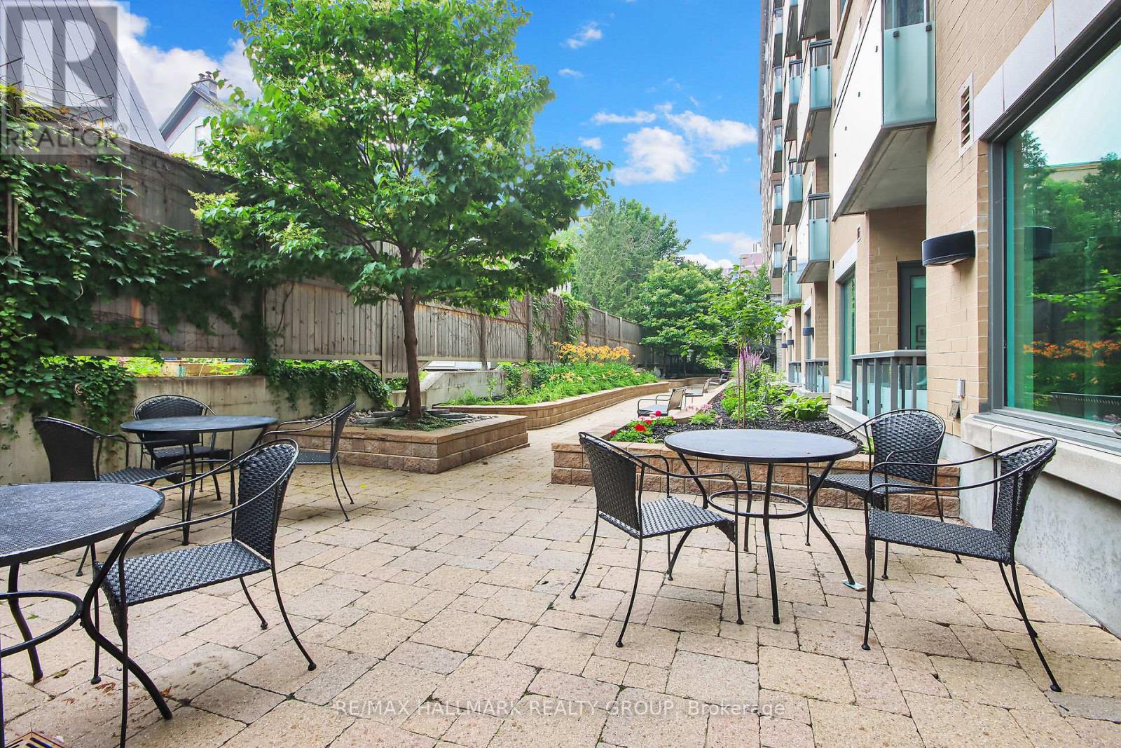 814 - 238 Besserer Street