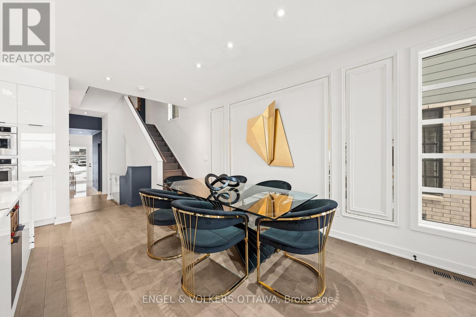 250 Shuttleworth Drive