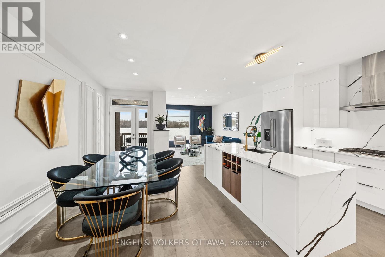 250 Shuttleworth Drive