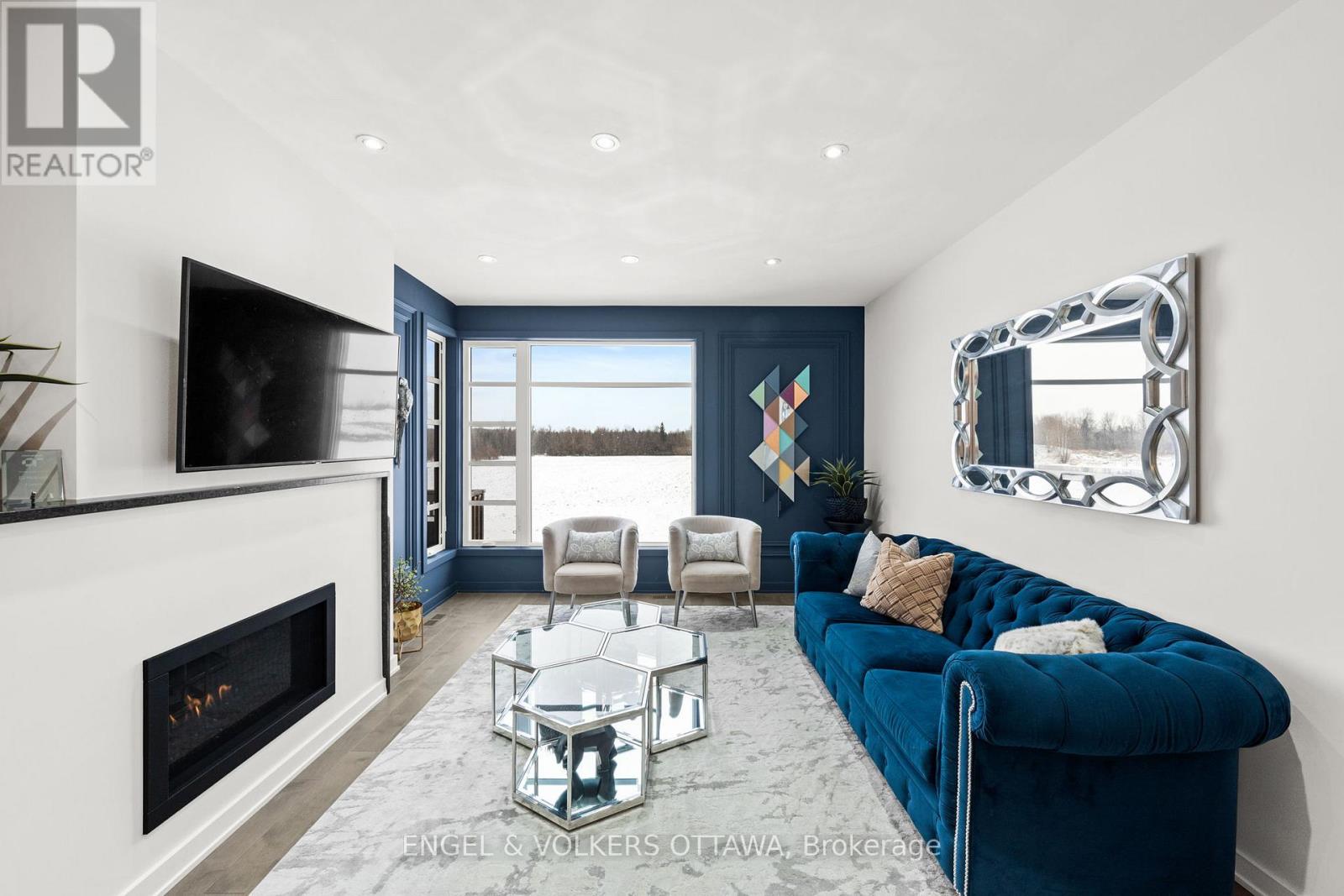 250 Shuttleworth Drive