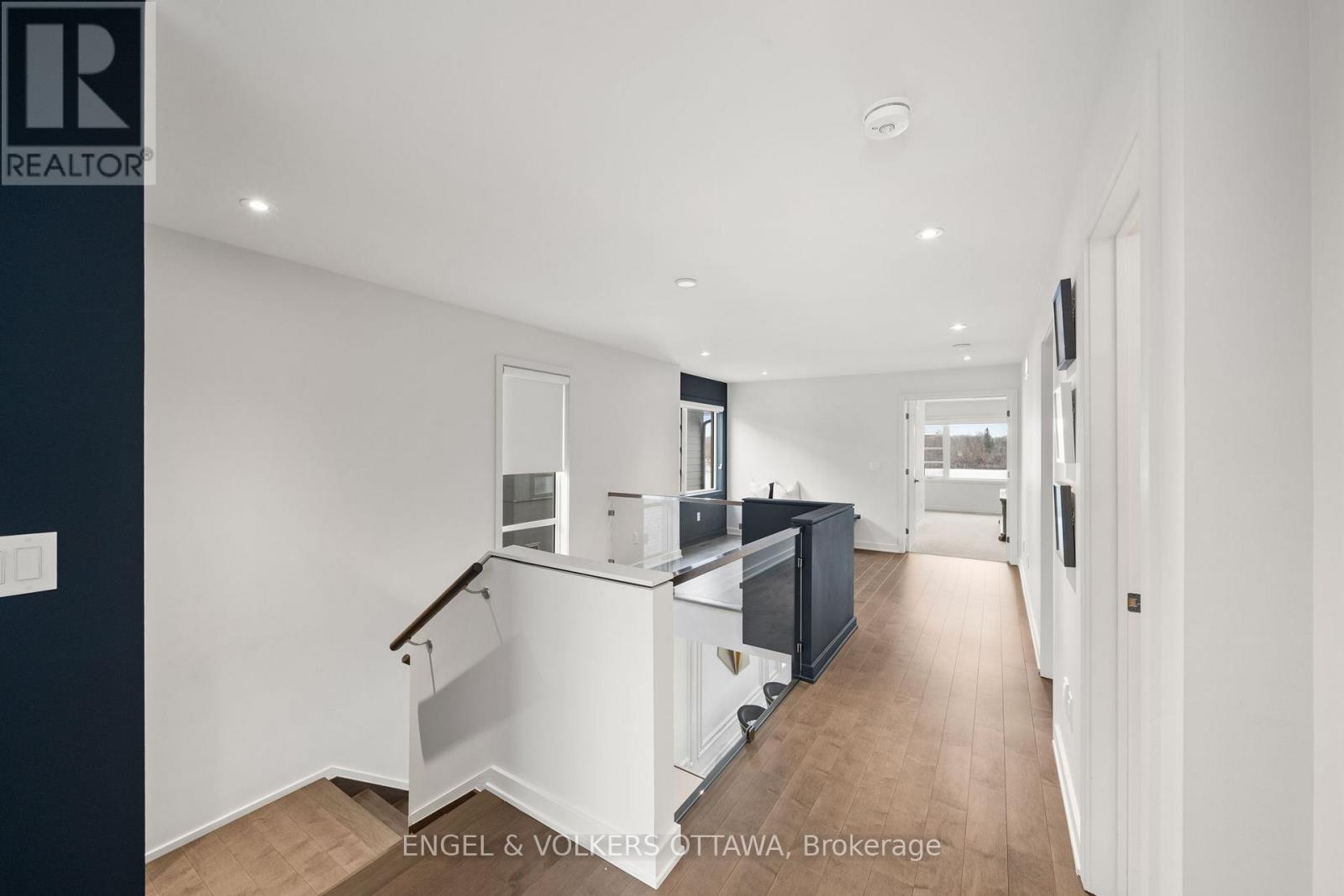 250 Shuttleworth Drive