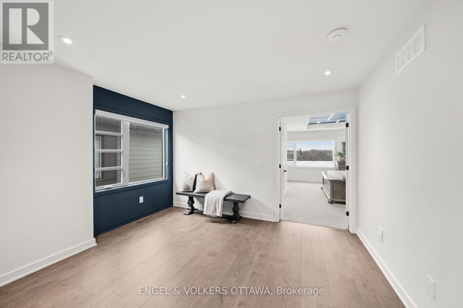 250 Shuttleworth Drive