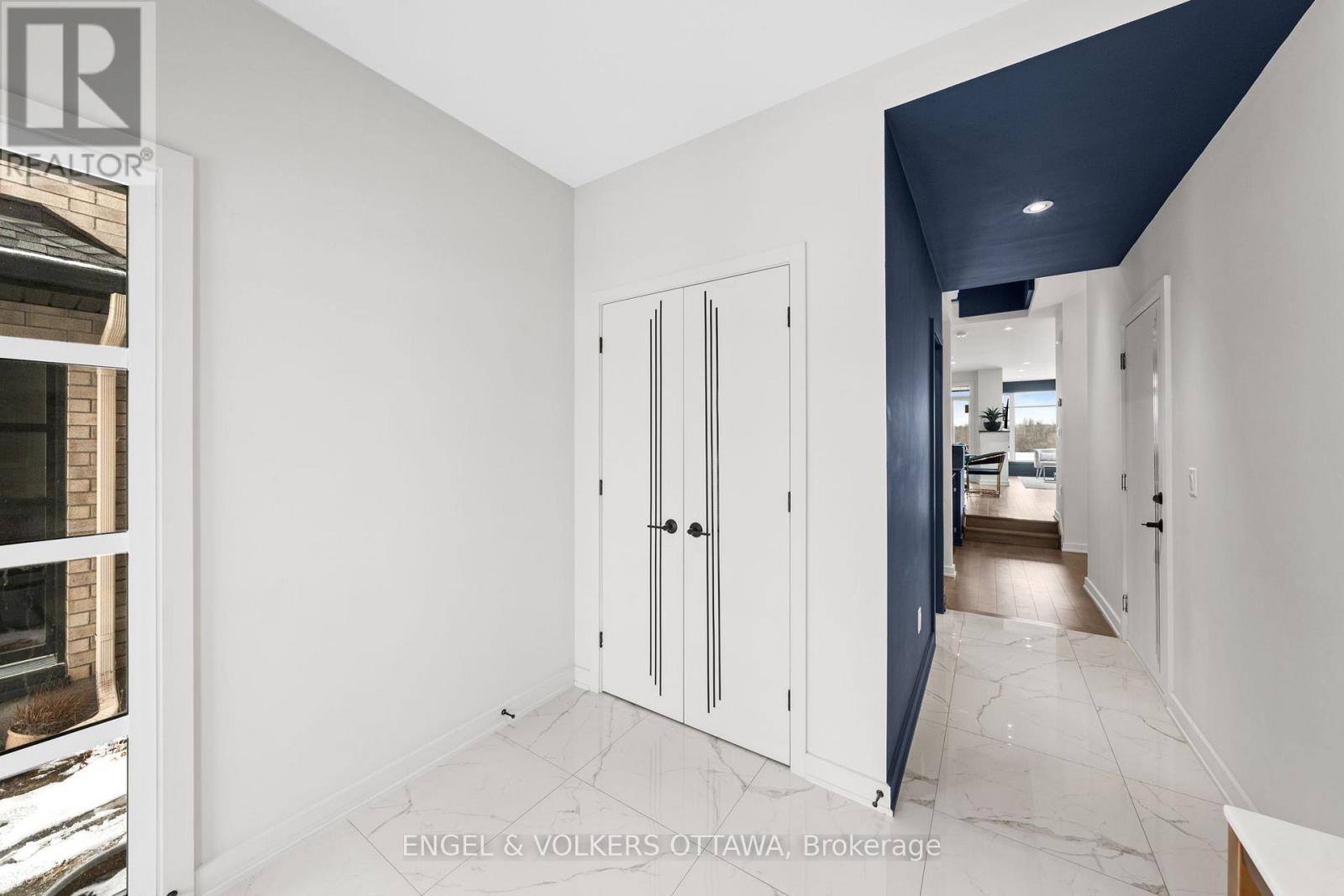 250 Shuttleworth Drive