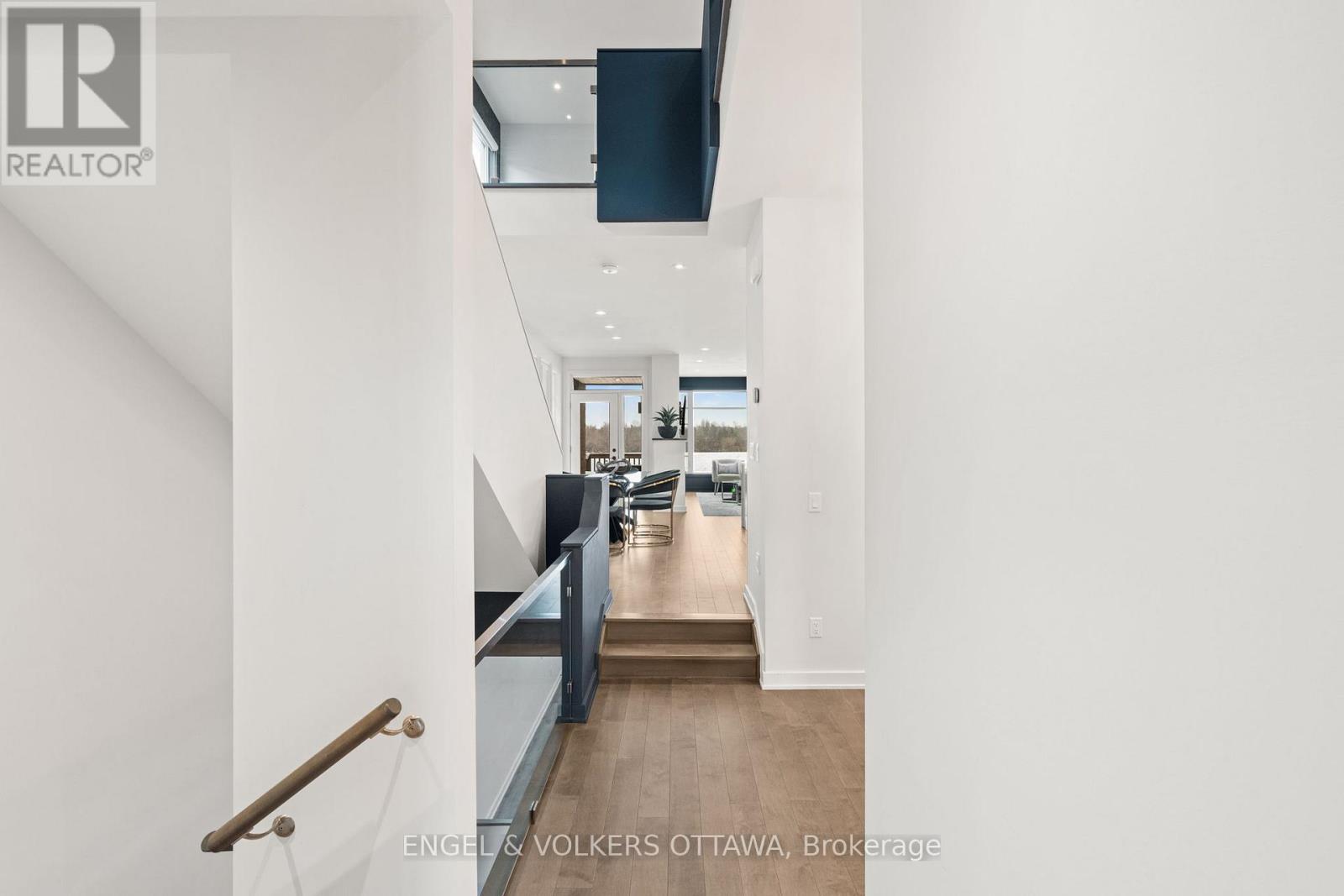 250 Shuttleworth Drive