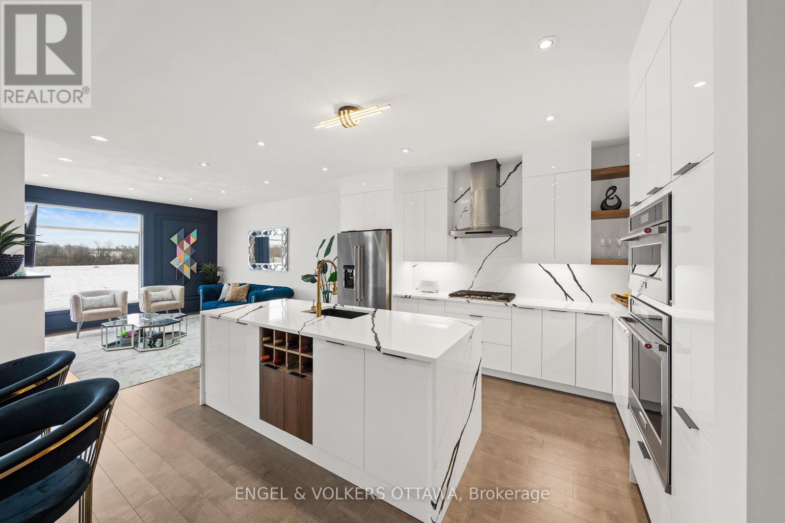 250 Shuttleworth Drive