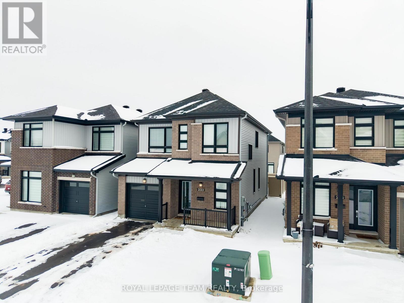 223 Turnbuckle Crescent