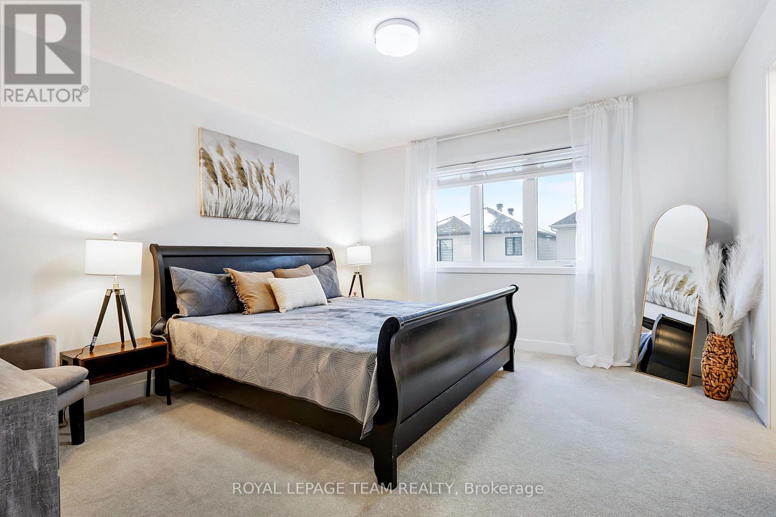 223 Turnbuckle Crescent