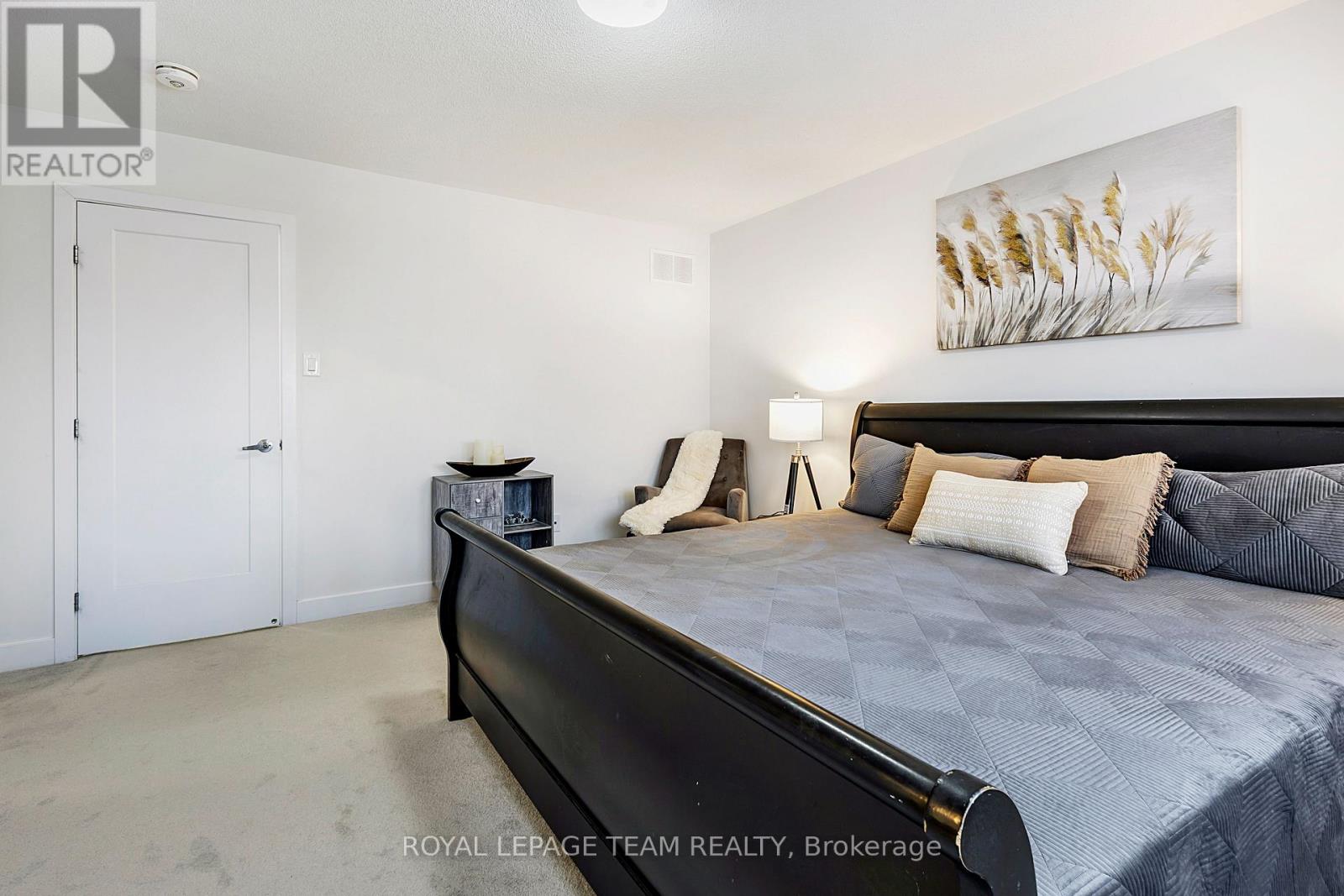 223 Turnbuckle Crescent