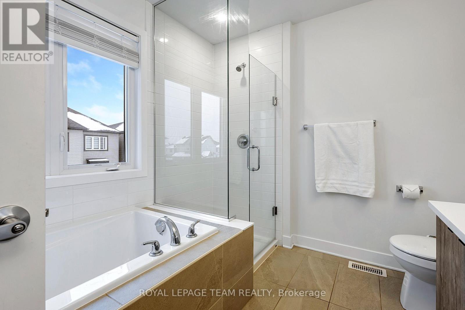 223 Turnbuckle Crescent