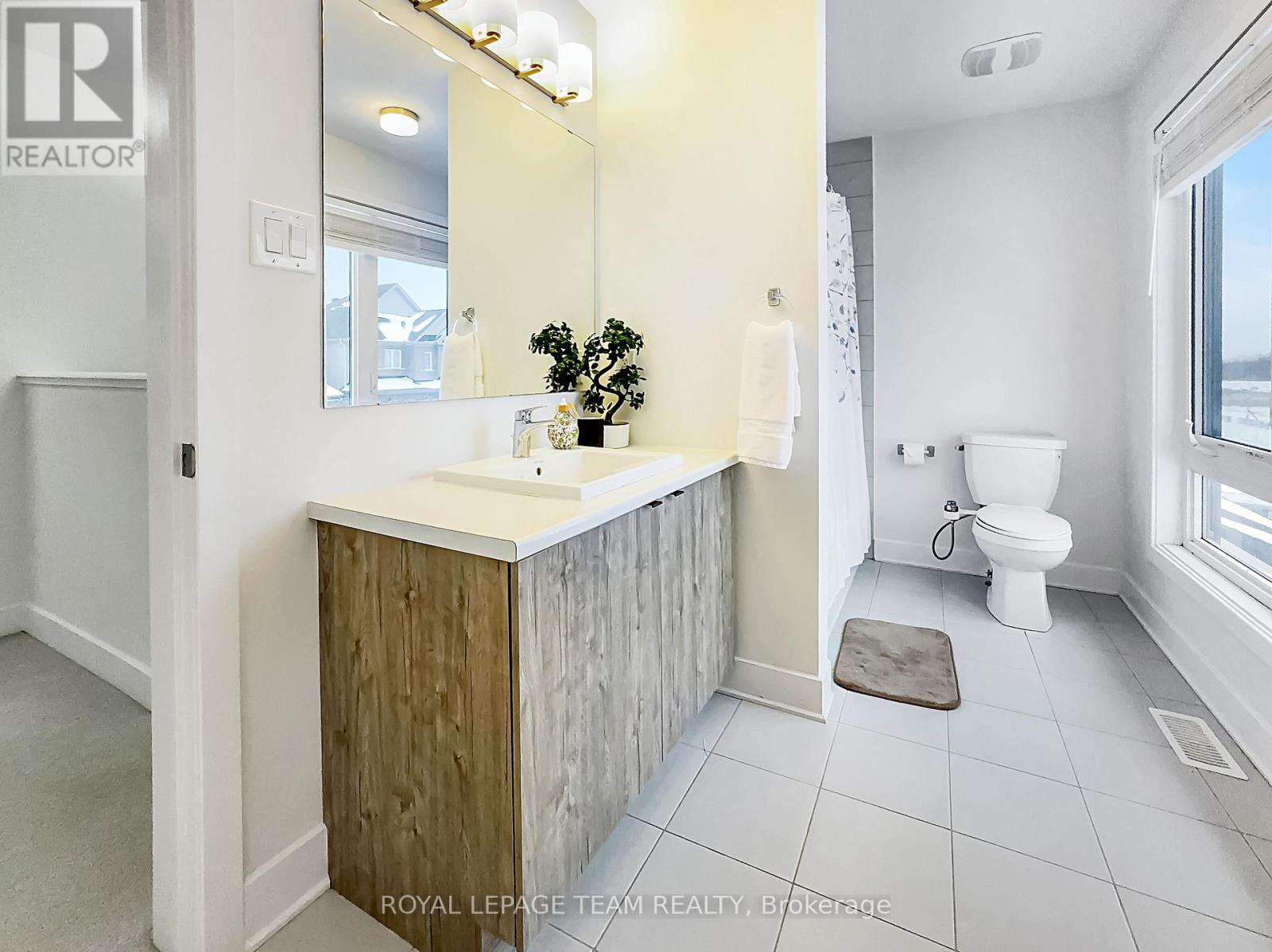 223 Turnbuckle Crescent