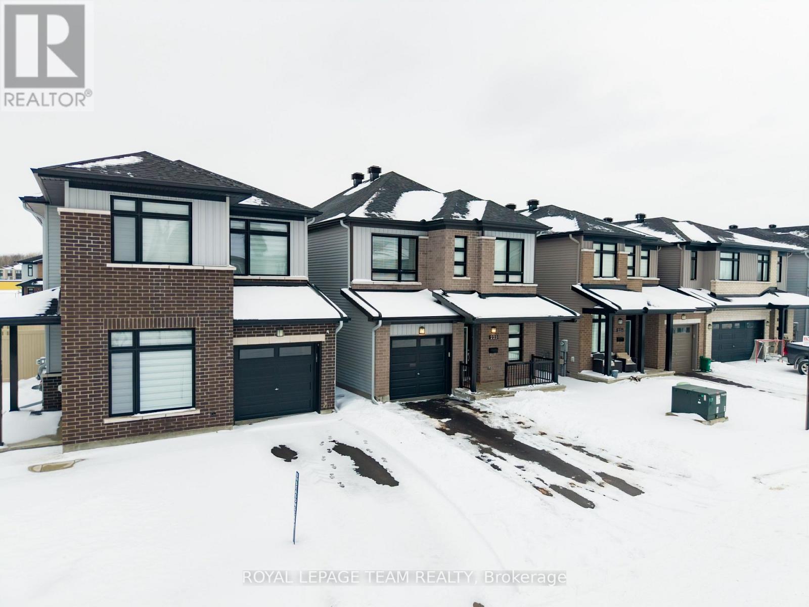 223 Turnbuckle Crescent