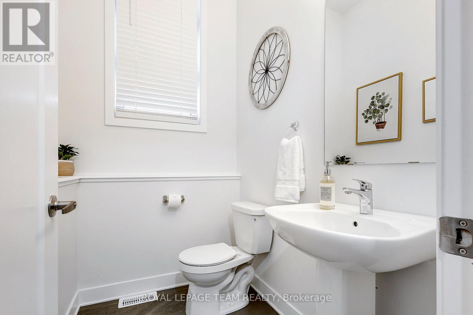 223 Turnbuckle Crescent