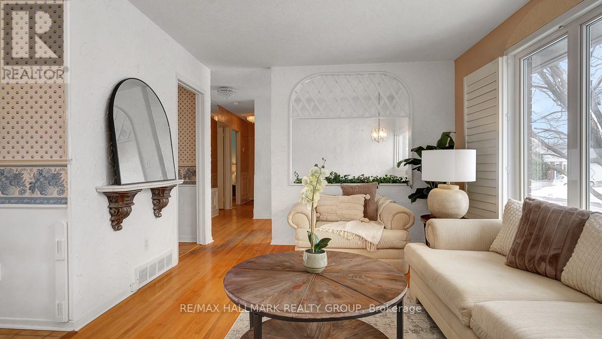 2185 Bickerton Avenue