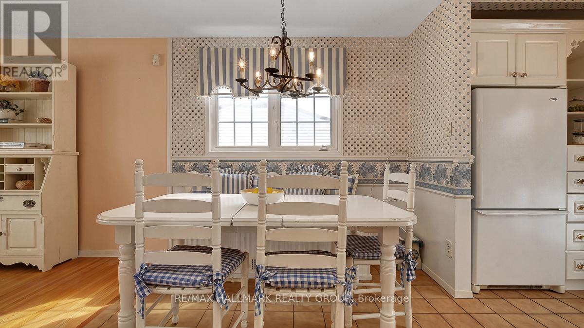 2185 Bickerton Avenue