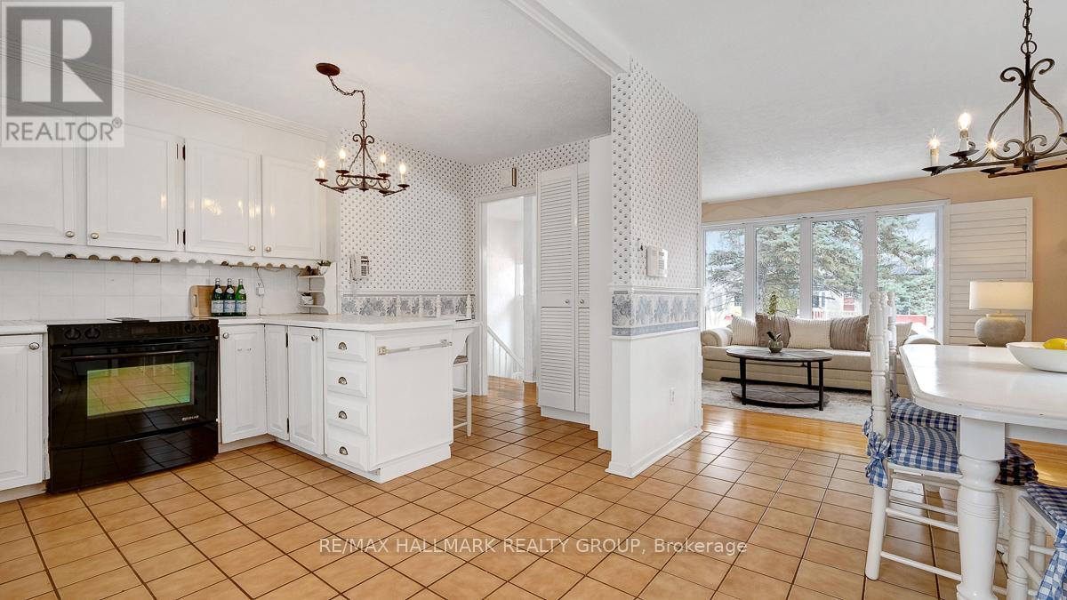 2185 Bickerton Avenue