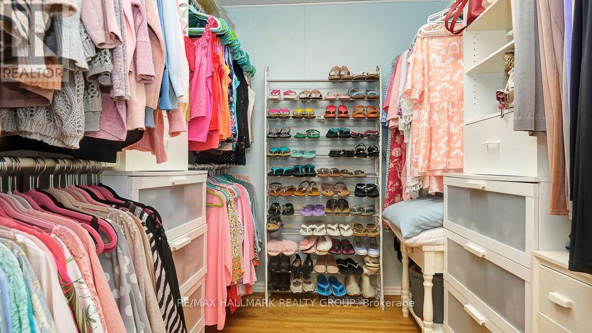 2185 Bickerton Avenue