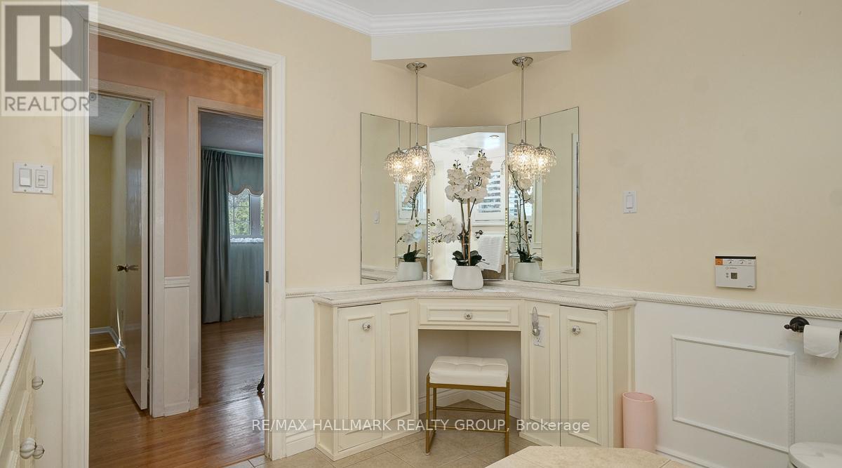 2185 Bickerton Avenue