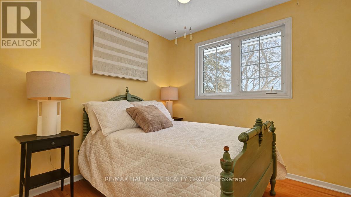 2185 Bickerton Avenue