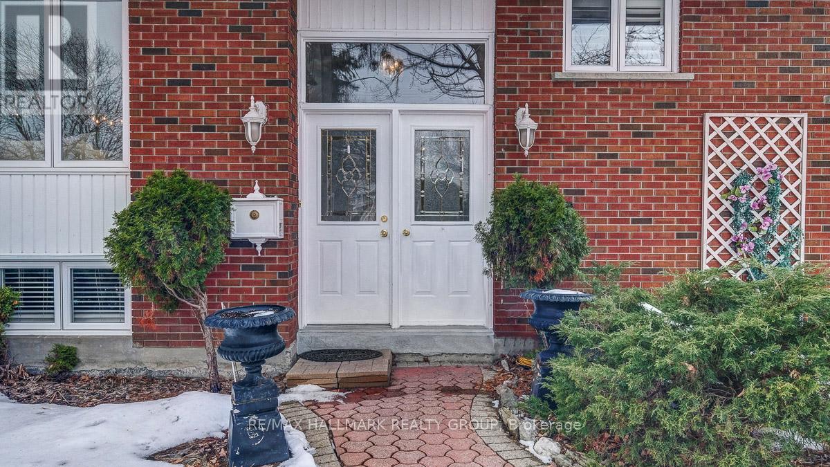 2185 Bickerton Avenue