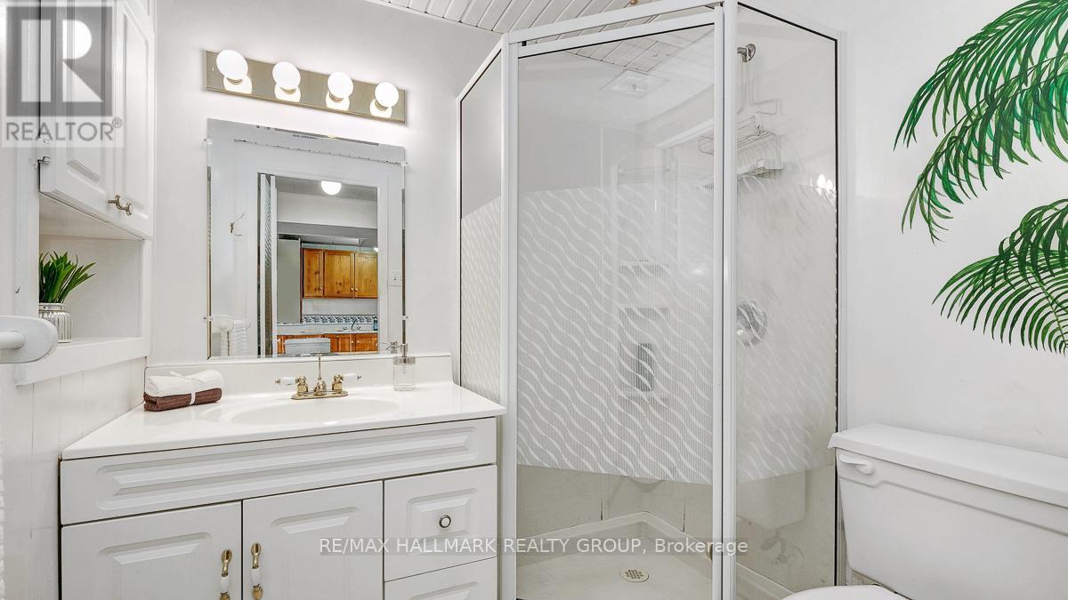 2185 Bickerton Avenue