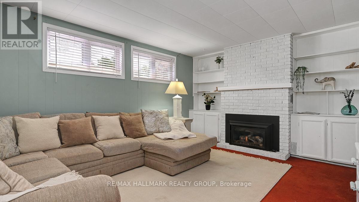 2185 Bickerton Avenue