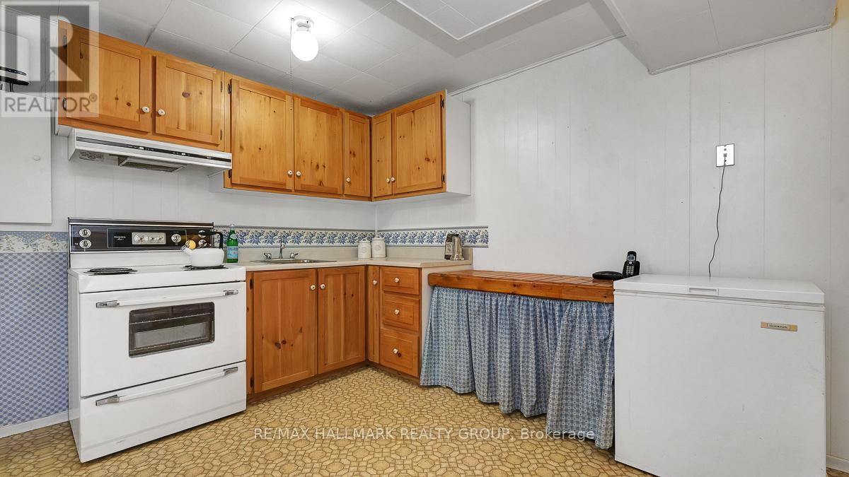 2185 Bickerton Avenue