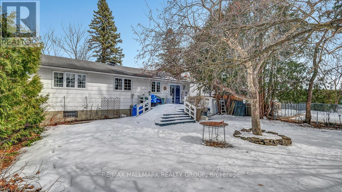 2185 Bickerton Avenue