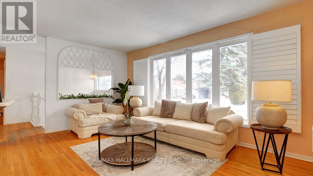 2185 Bickerton Avenue