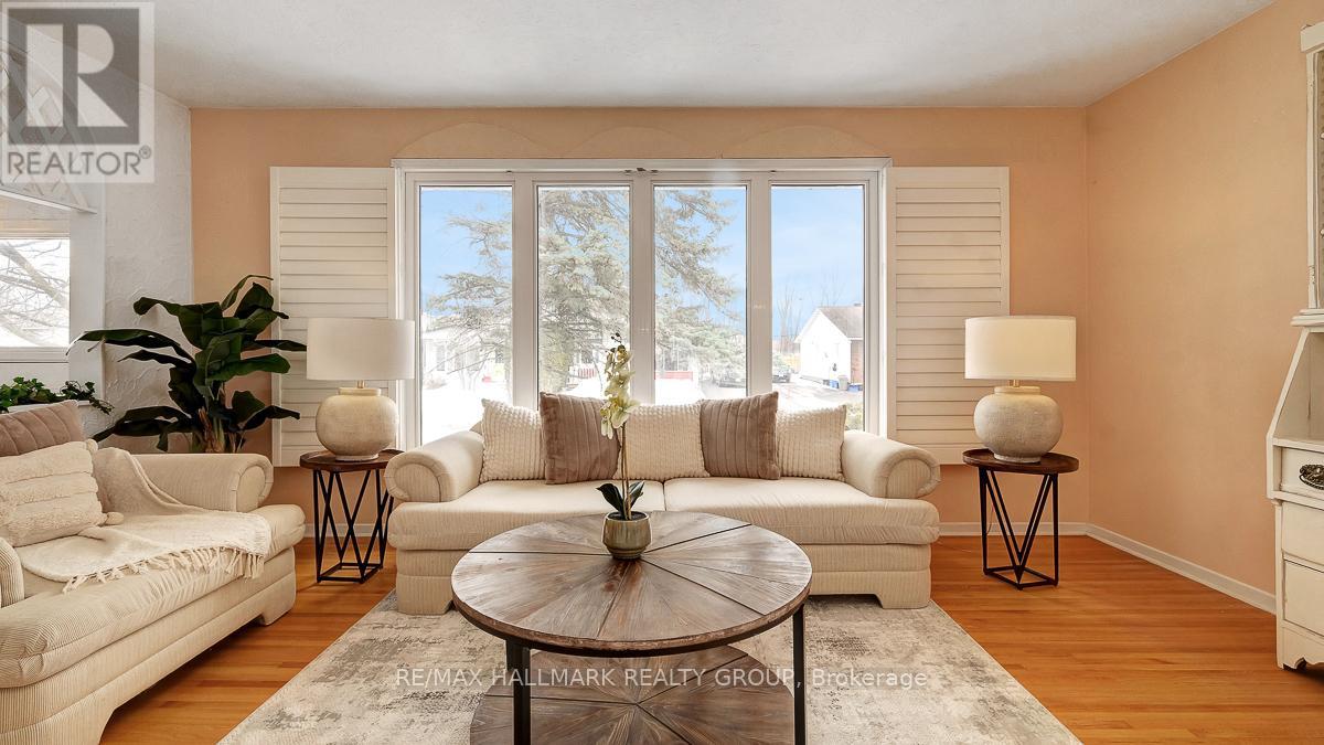 2185 Bickerton Avenue