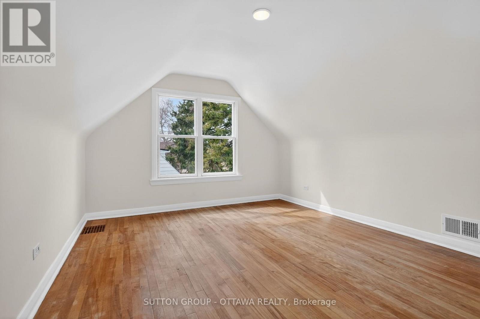 499 Neighbourhood Way