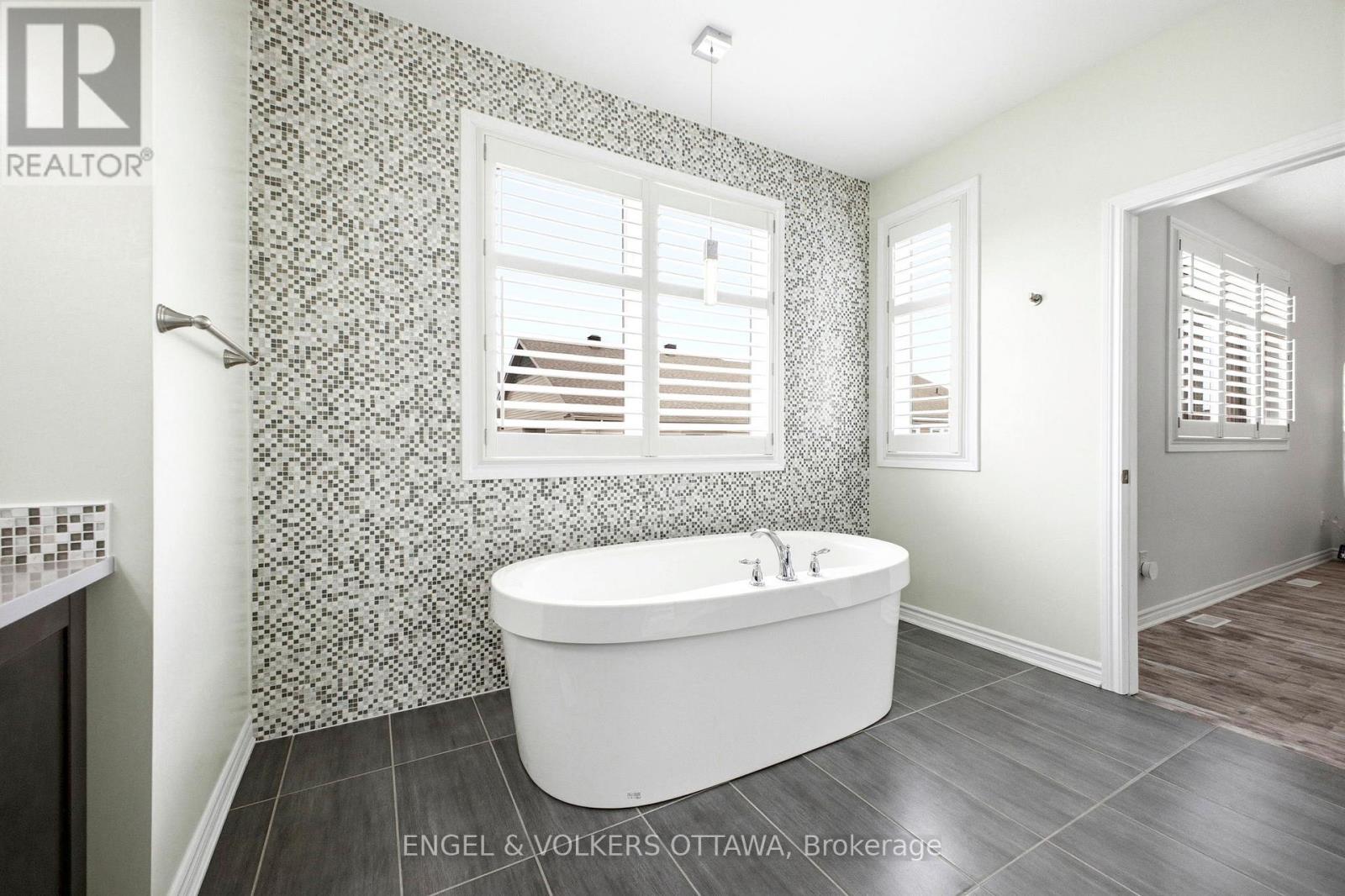 252 Rue Des Soldats Riendeau Street