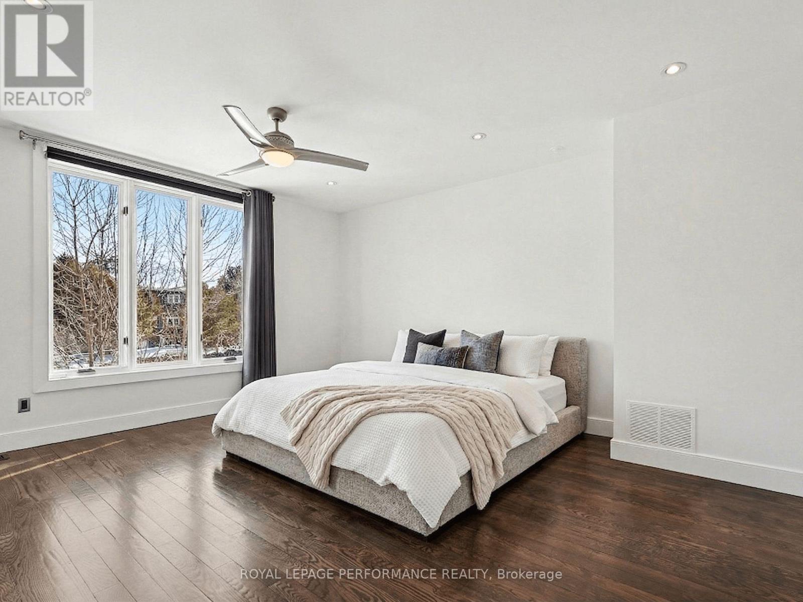 805 Kingsmere Avenue