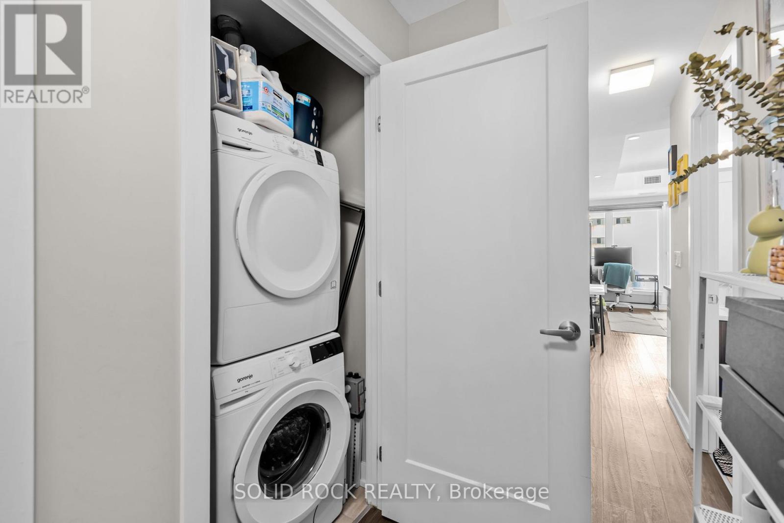 201 - 530 De Mazenod Avenue