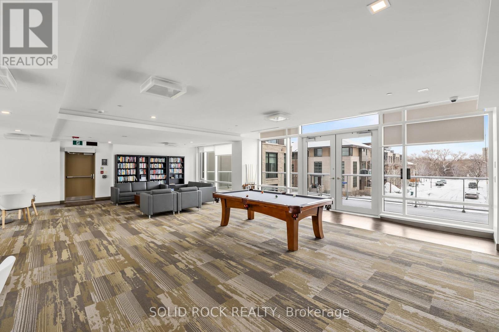 201 - 530 De Mazenod Avenue