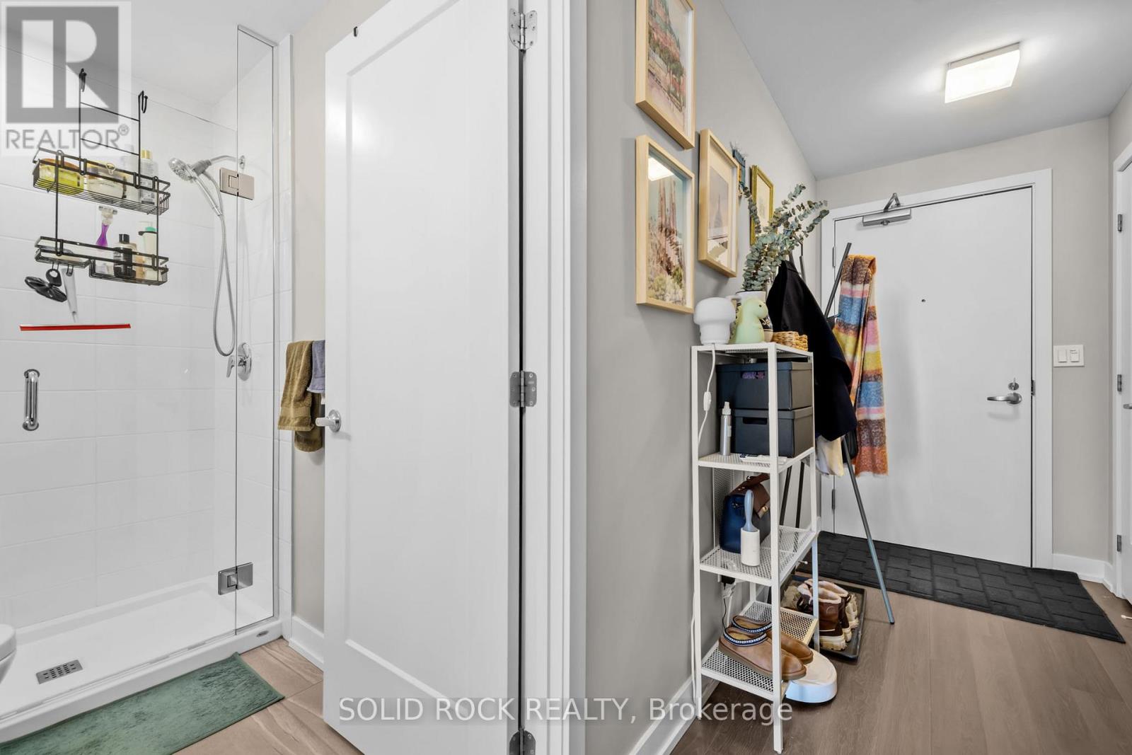 201 - 530 De Mazenod Avenue