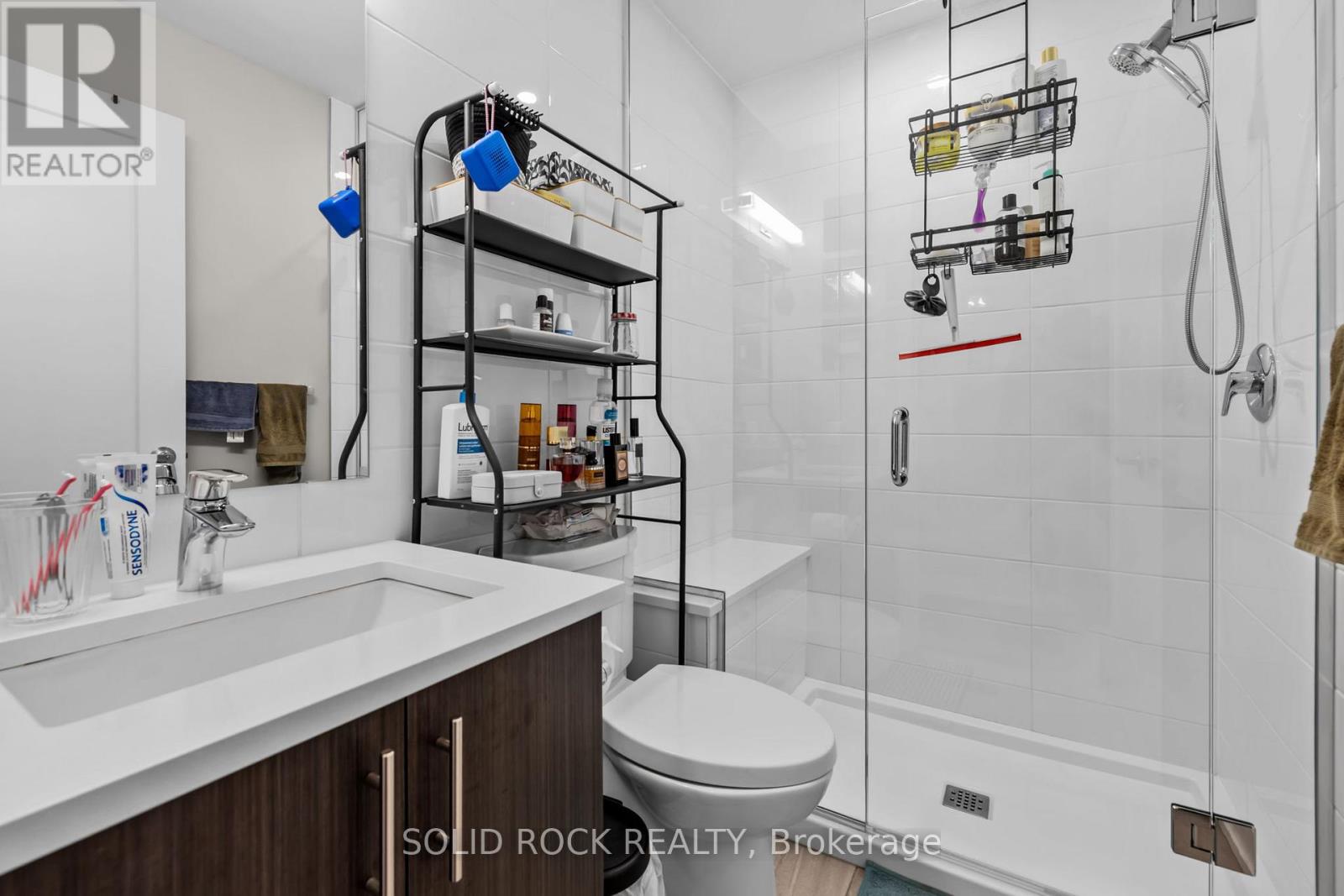 201 - 530 De Mazenod Avenue