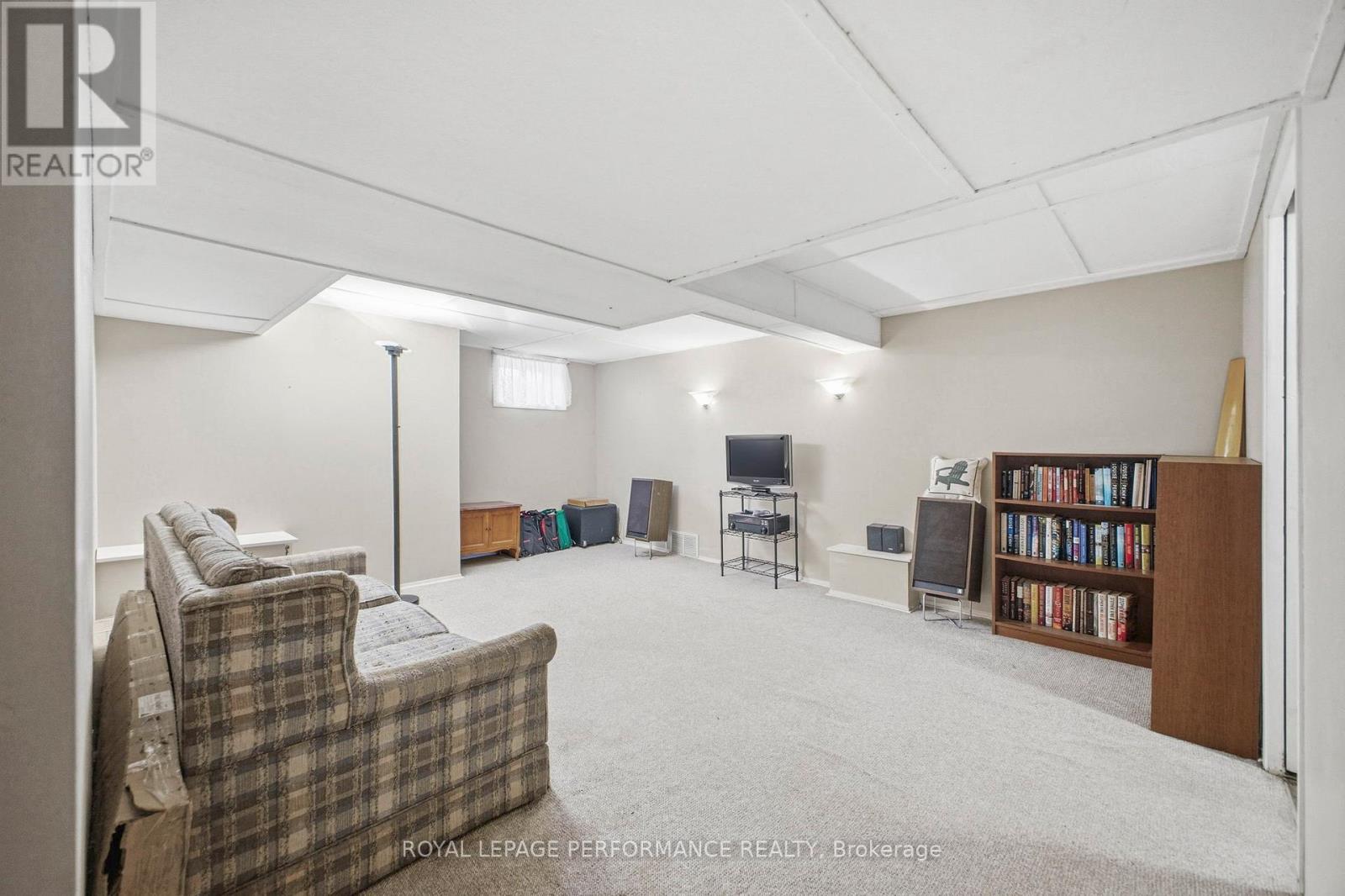 1089 St Emmanuel Terrace