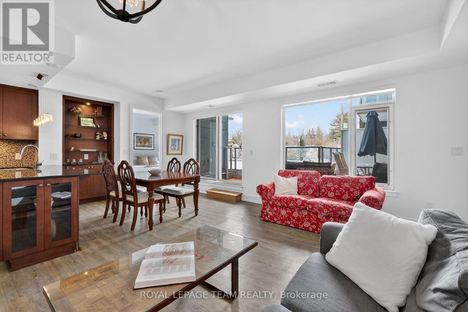 220 - 7 Marquette Avenue