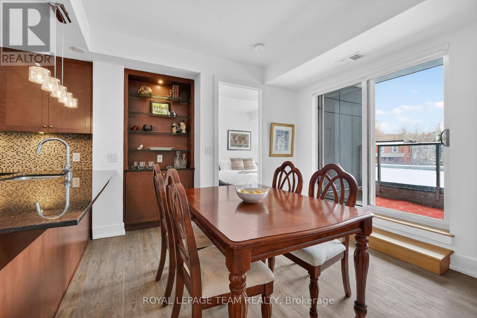 220 - 7 Marquette Avenue