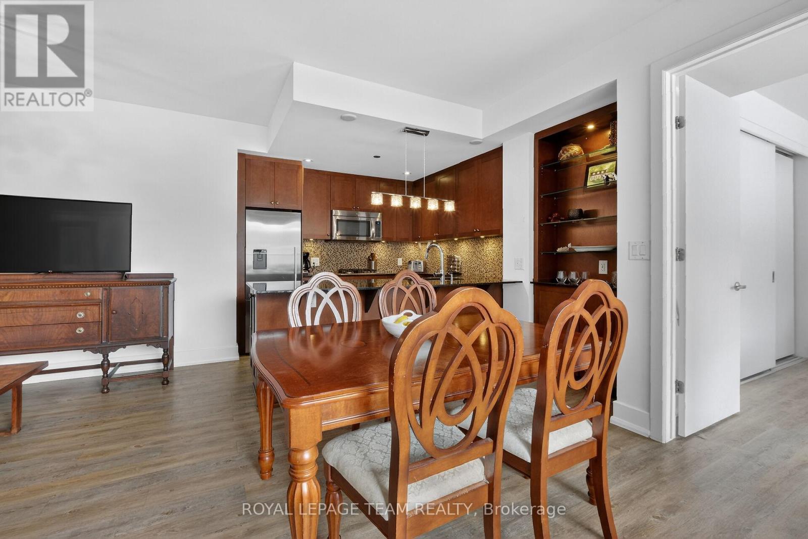 220 - 7 Marquette Avenue