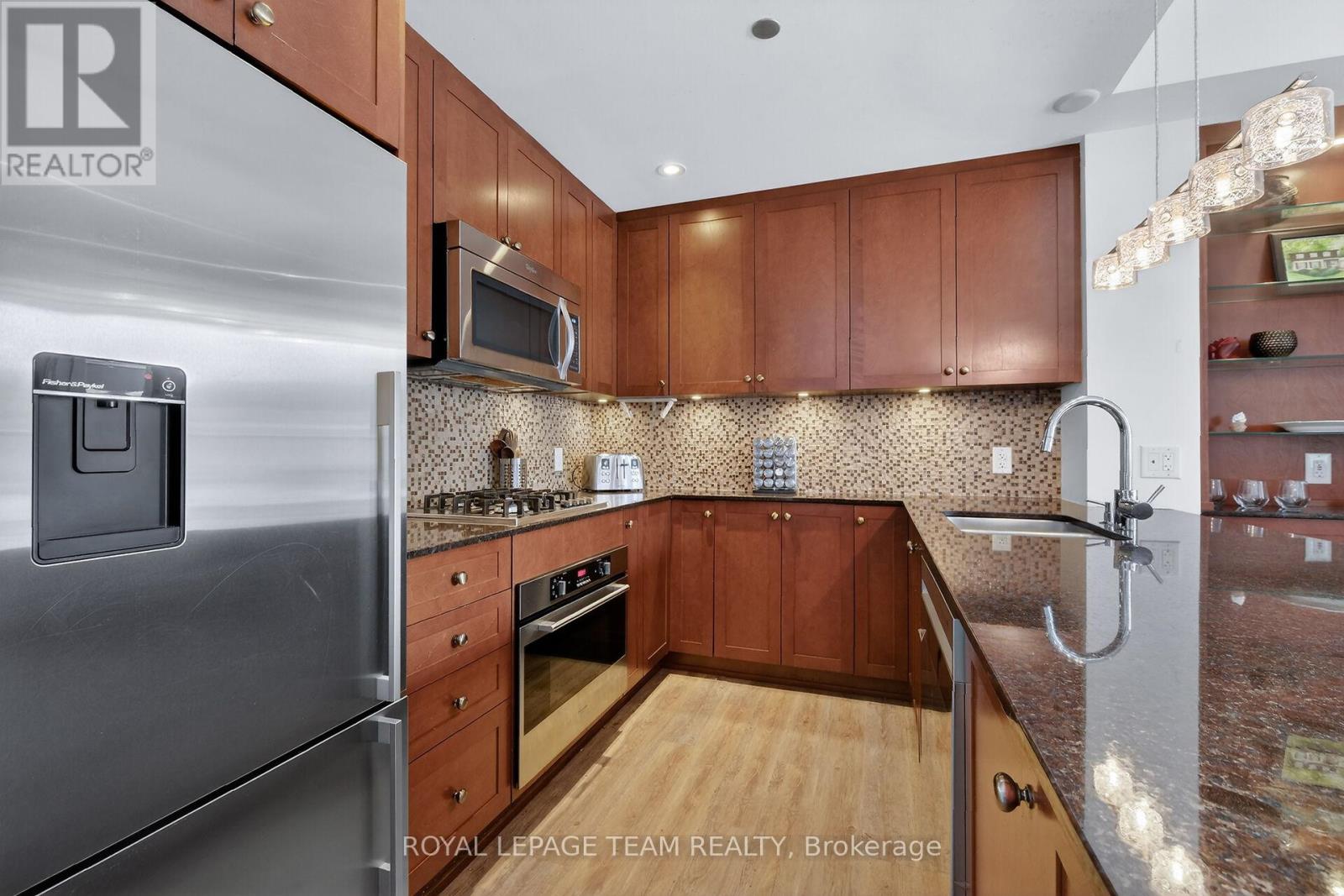 220 - 7 Marquette Avenue